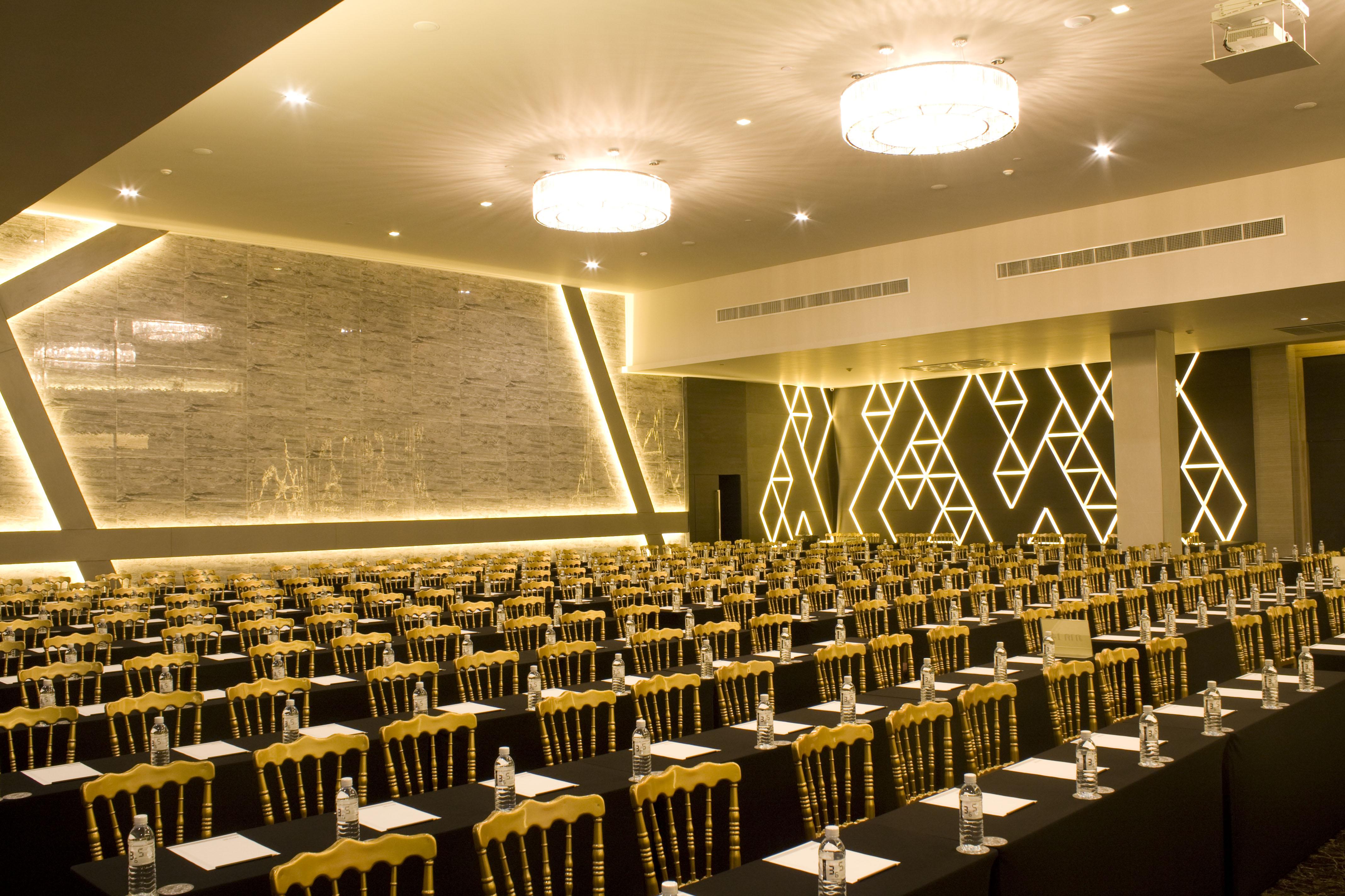 Tsix5 Hotel Pattaya Zewnętrze zdjęcie