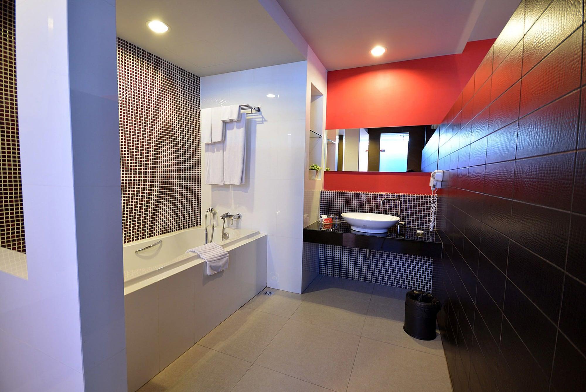 Tsix5 Hotel Pattaya Zewnętrze zdjęcie