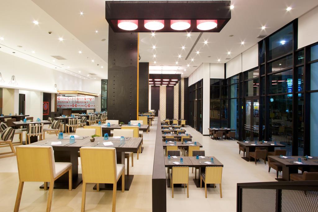 Tsix5 Hotel Pattaya Zewnętrze zdjęcie